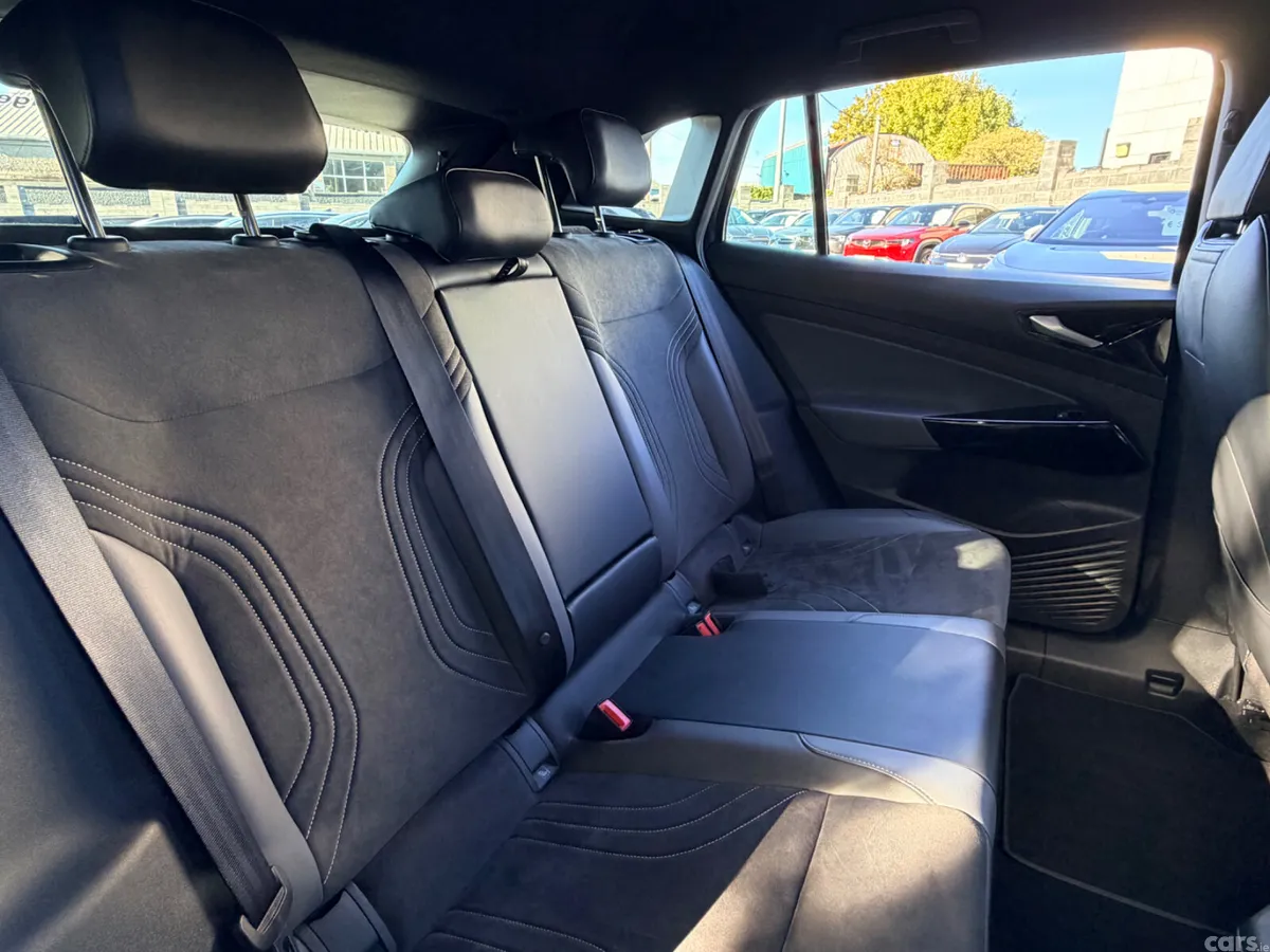 Volkswagen ID.4 Estate, Electric, 2023, Black
