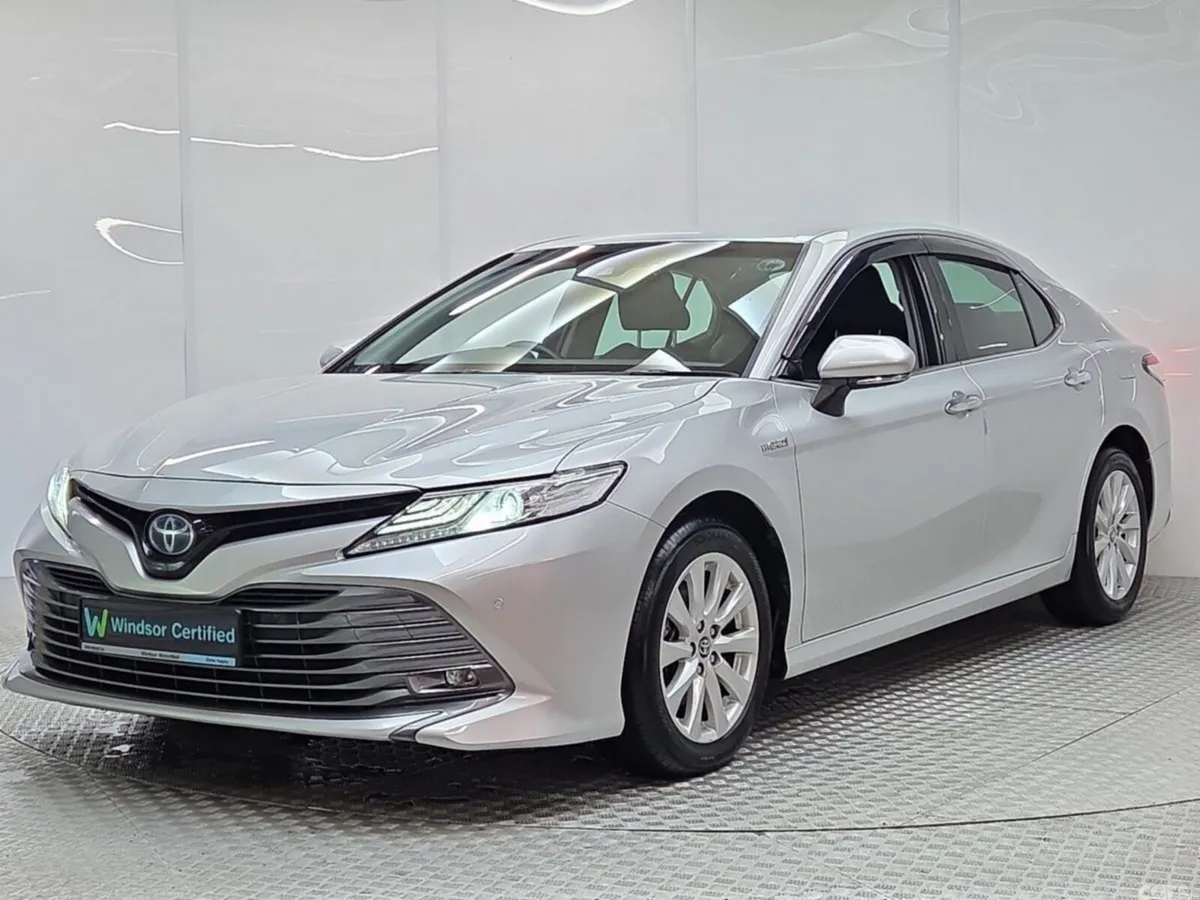 Toyota Camry Saloon, Petrol Hybrid, 2020, Silver