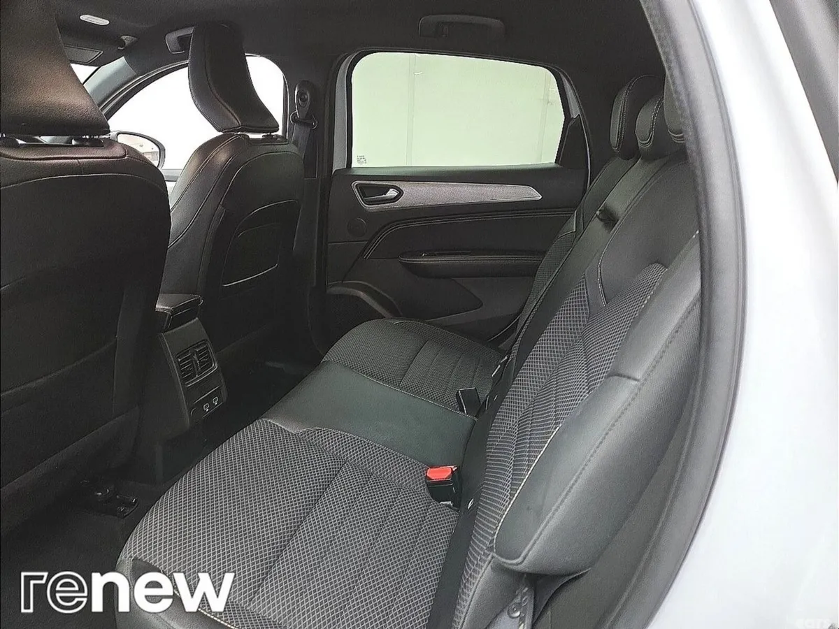 Renault Arkana Hatchback, Petrol Hybrid, 2025, White