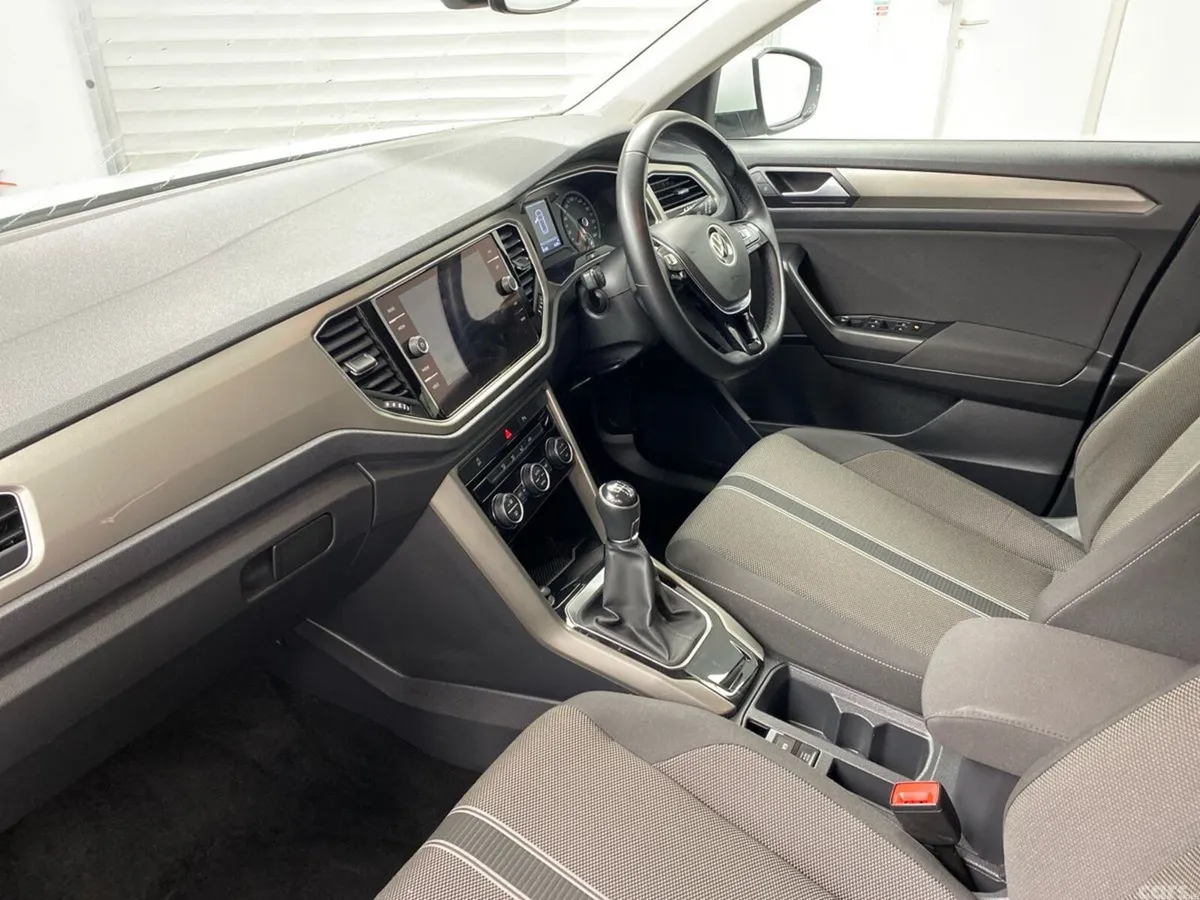 Volkswagen T-Roc SUV, Diesel, 2021, White