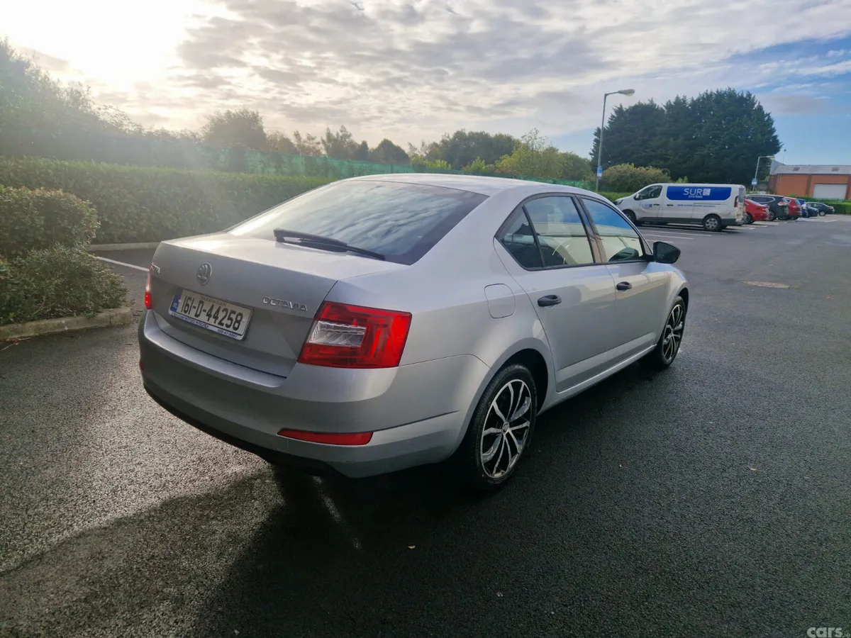Skoda Octavia Saloon, Diesel, 2016, Silver