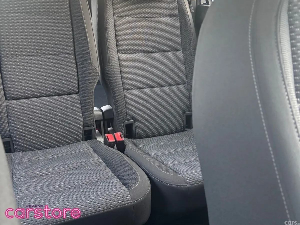 Volkswagen Touran MPV, Petrol, 2018, Blue
