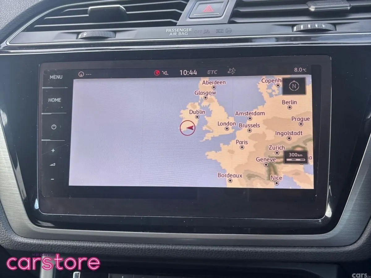 Volkswagen Touran MPV, Petrol, 2018, Blue