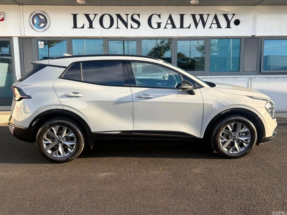 Kia Sportage SUV, Petrol Hybrid, 2025, Grey