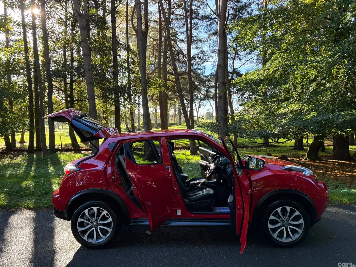 Nissan Juke SUV, Diesel, 2017, Red