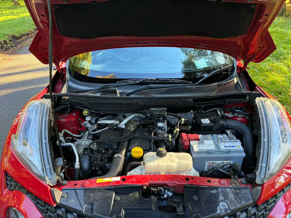 Nissan Juke SUV, Diesel, 2017, Red