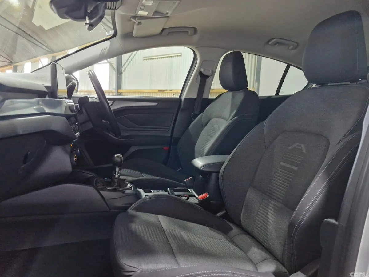 Ford Focus Hatchback, Petrol, 2019, Silver