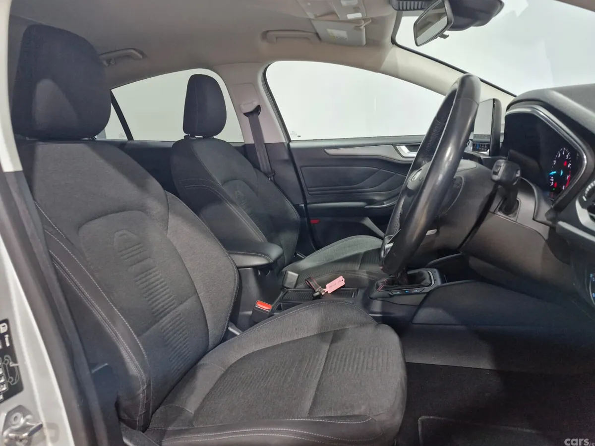 Ford Focus Hatchback, Petrol, 2019, Silver