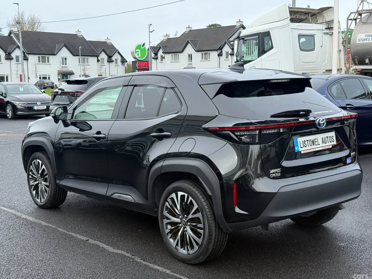 Toyota Yaris Cross SUV, Petrol Hybrid, 2023, Black
