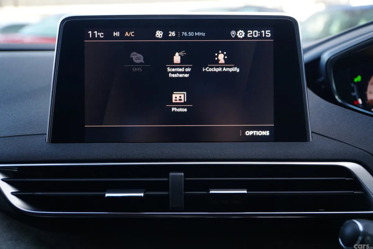 Peugeot 5008 MPV, Diesel, 2019, Grey
