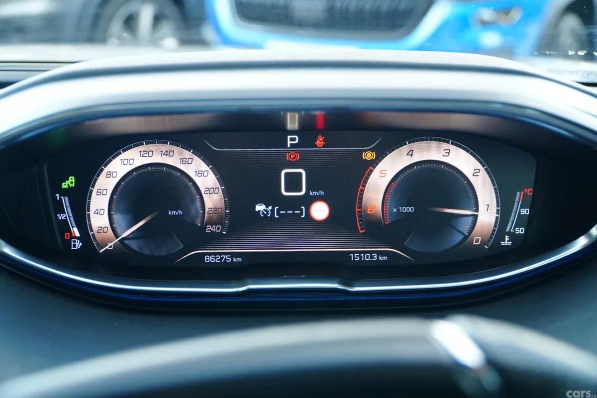 Peugeot 5008 MPV, Diesel, 2019, Grey