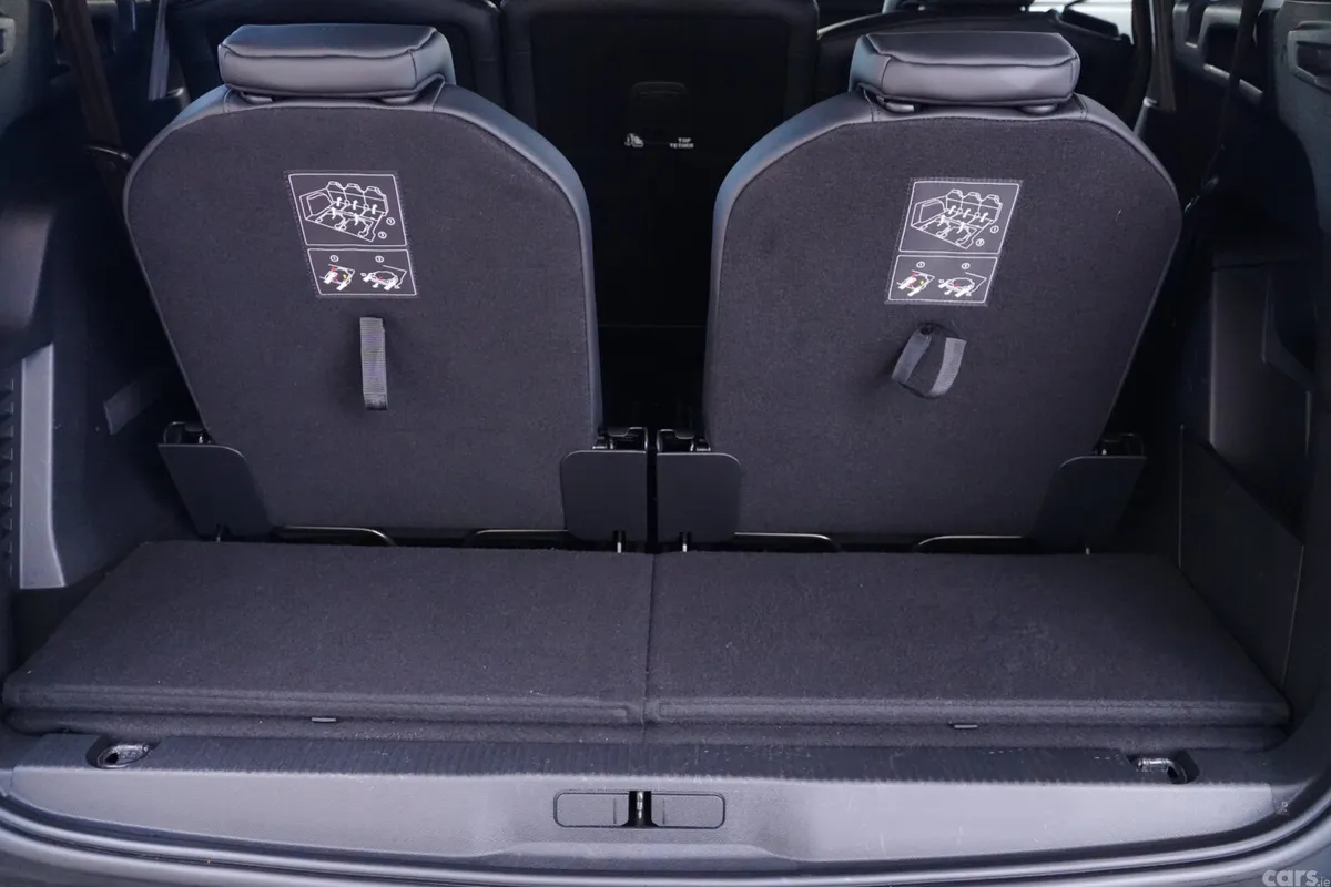 Peugeot 5008 MPV, Diesel, 2019, Grey