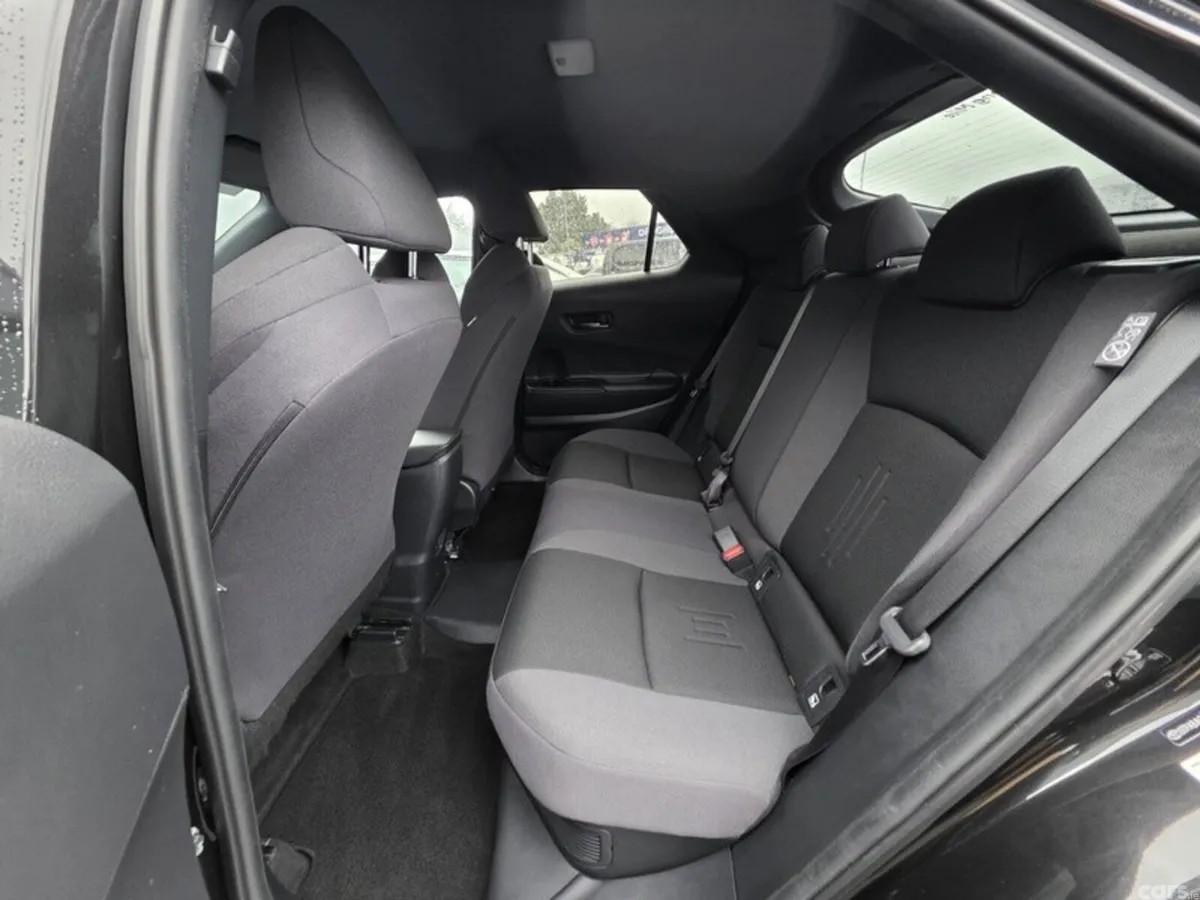 Toyota C-HR SUV, Petrol Hybrid, 2025, Grey