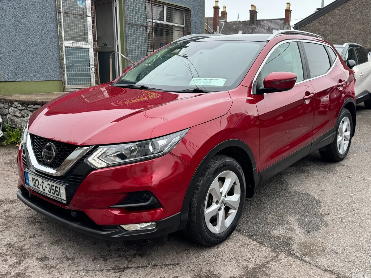 Nissan Qashqai MPV, Petrol, 2018, Red
