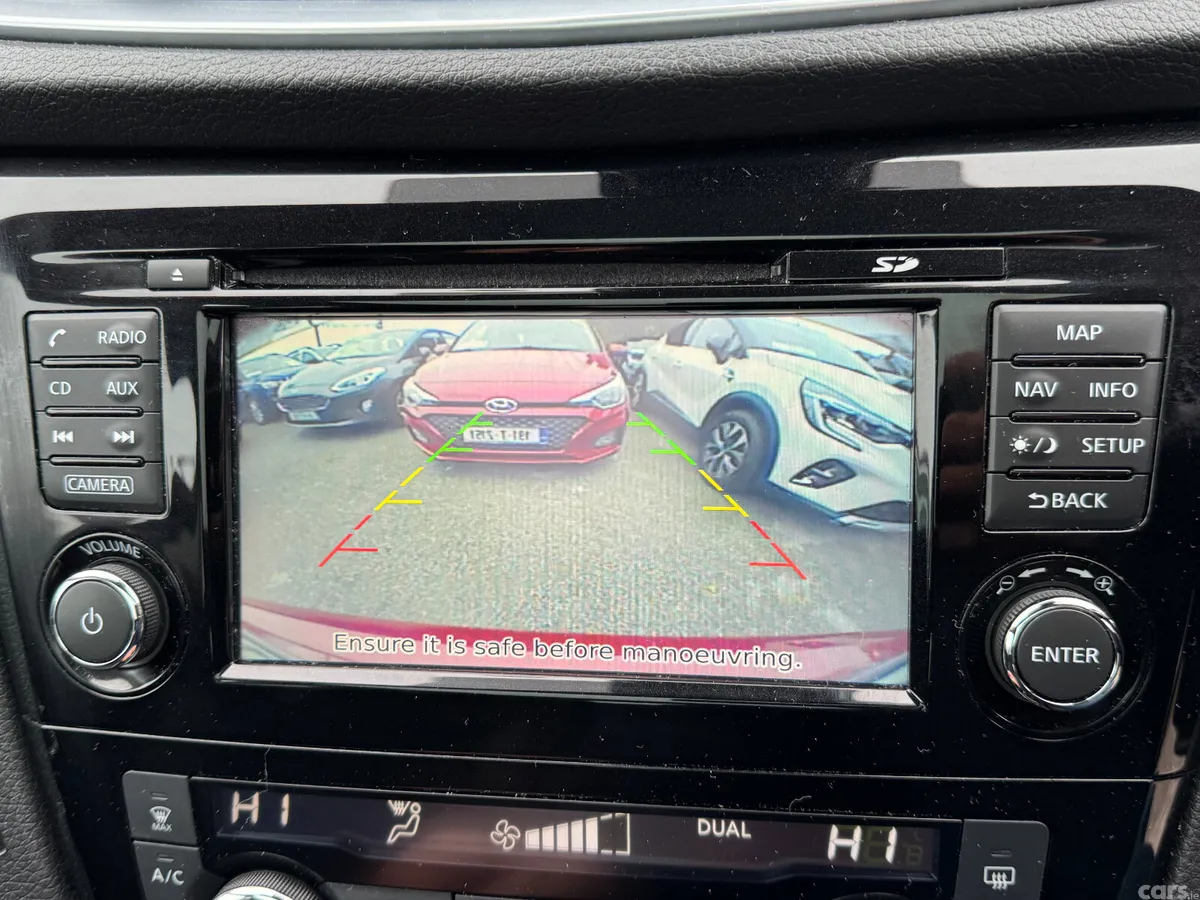 Nissan Qashqai MPV, Petrol, 2018, Red