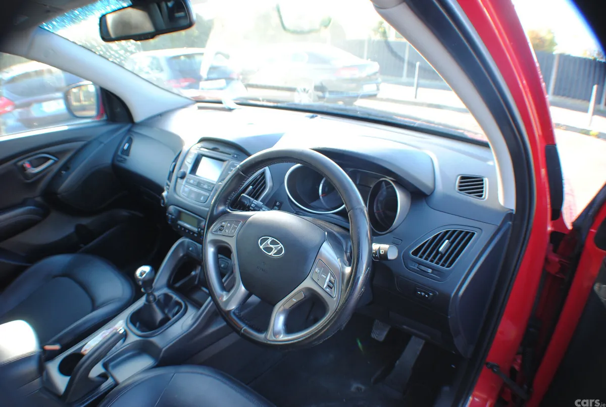 Hyundai ix35 SUV, Diesel, 2015, Red