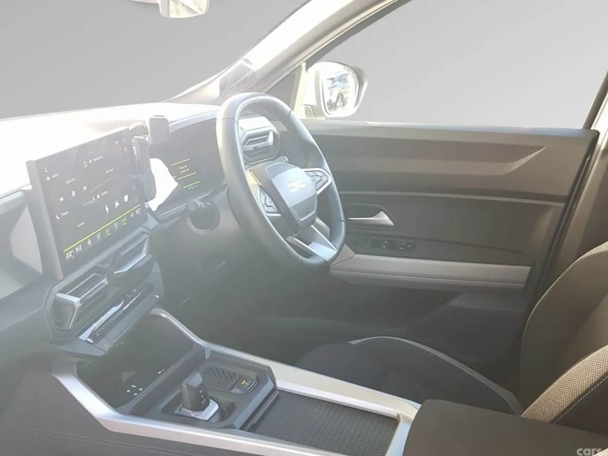 Dacia Bigster Hatchback, Petrol Hybrid, 2025, Grey
