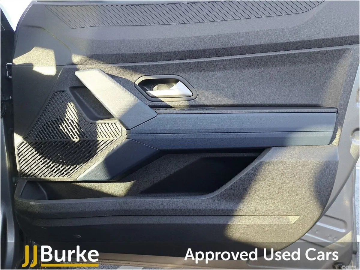 Dacia Duster SUV, Petrol Hybrid, 2025, Grey