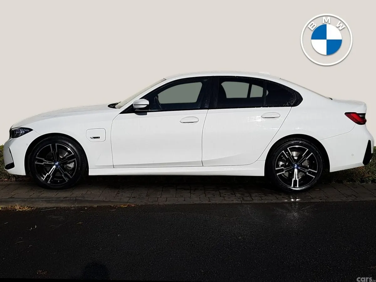 BMW 3-Series Saloon, Petrol Plug-in Hybrid, 2023, White