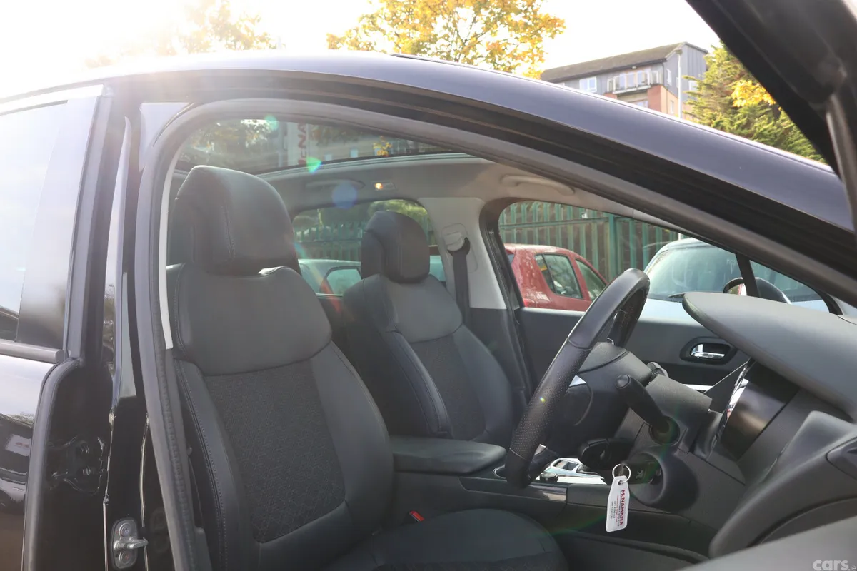 Peugeot 3008 SUV, Diesel, 2016, Black