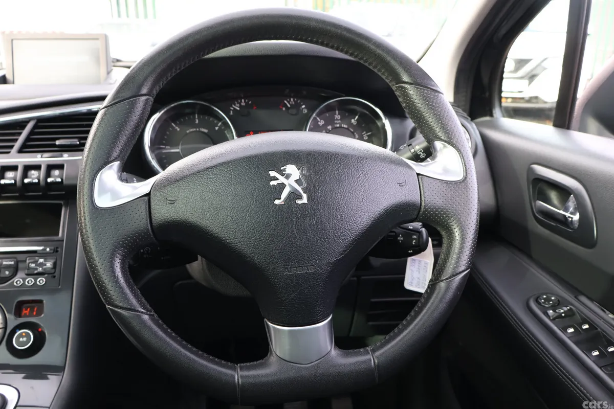 Peugeot 3008 SUV, Diesel, 2016, Black