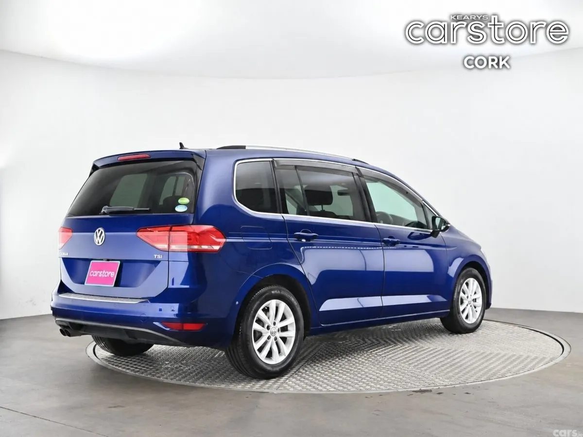 Volkswagen Touran MPV, Petrol, 2018, Blue