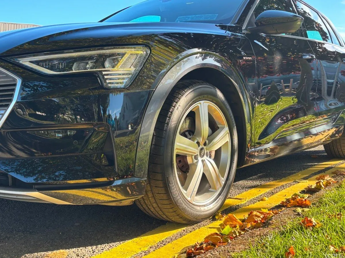 Audi e-tron SUV, Electric, 2021, Black