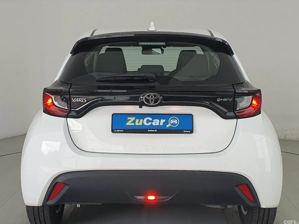 Toyota Yaris Hatchback, Petrol Hybrid, 2024, White