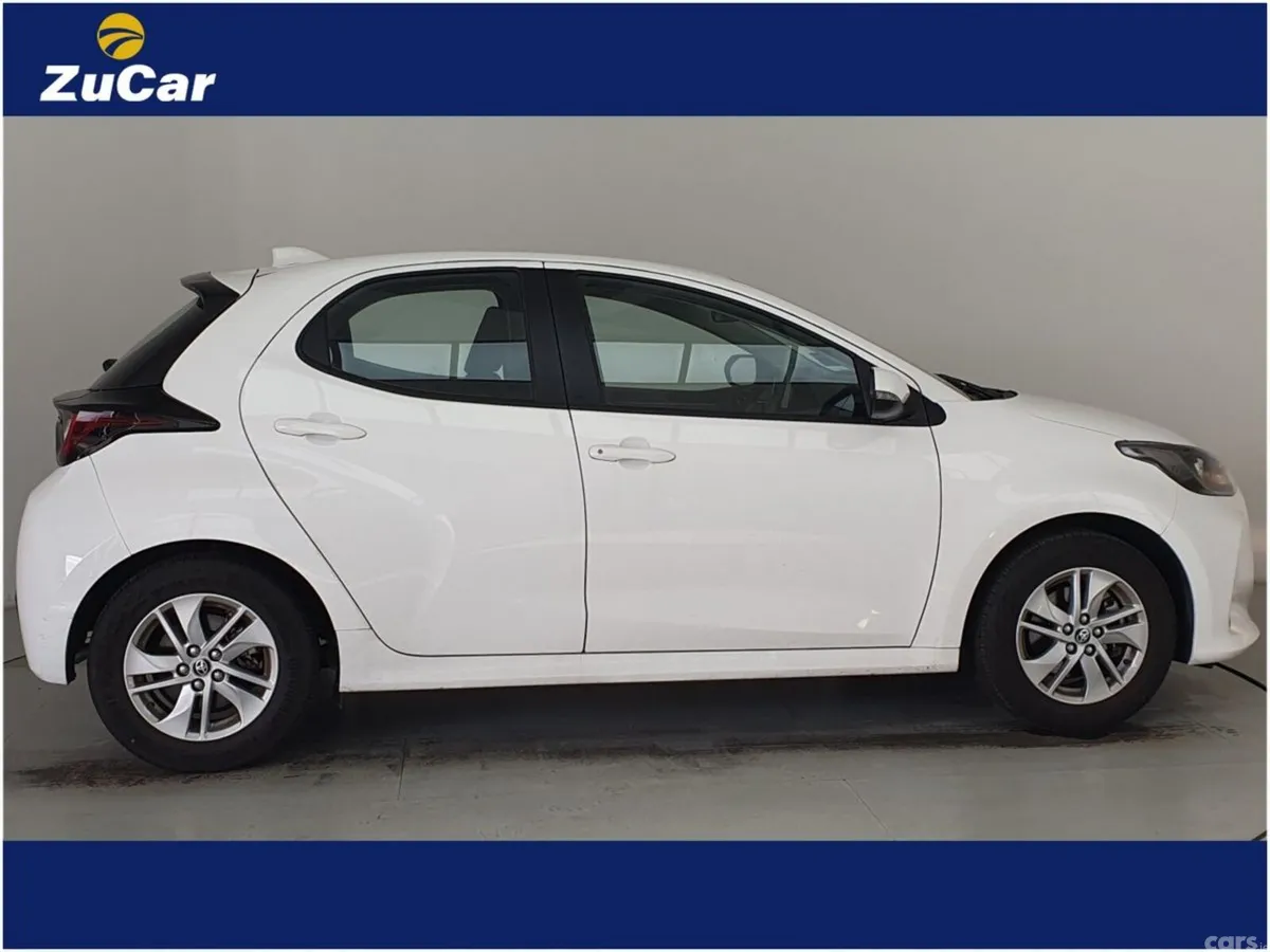 Toyota Yaris Hatchback, Petrol Hybrid, 2024, White