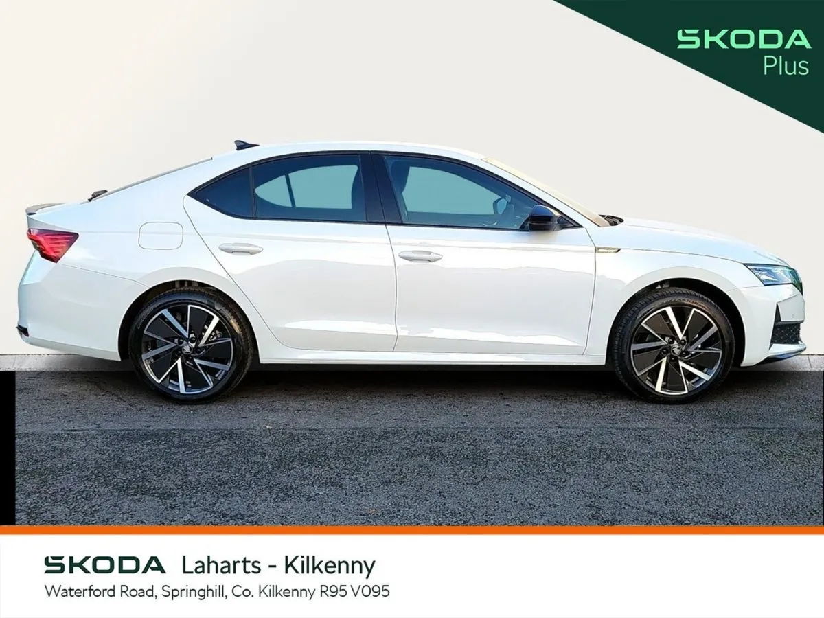 Skoda Octavia Saloon, Diesel, 2026, White