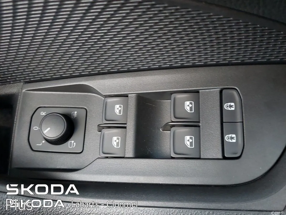 Skoda Octavia Saloon, Diesel, 2026, White