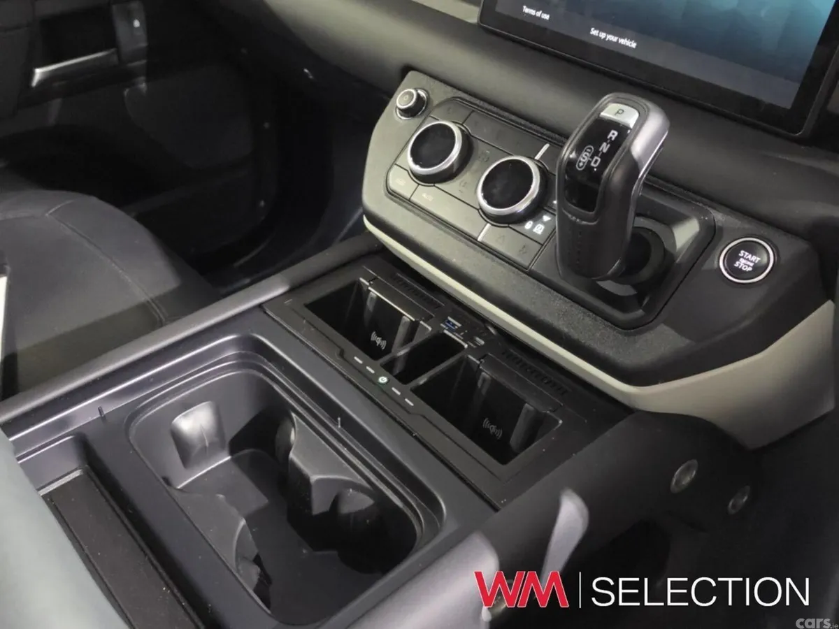 Land Rover Defender SUV, Petrol Plug-in Hybrid, 2023, Black