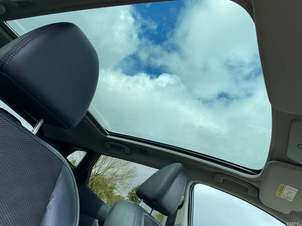 Nissan Qashqai Hatchback, Diesel, 2014, Brown