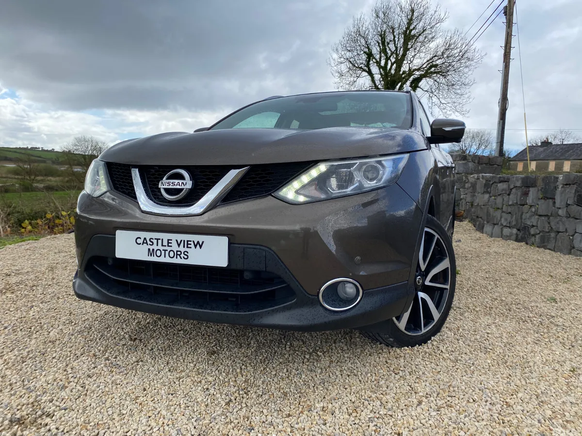Nissan Qashqai Hatchback, Diesel, 2014, Brown