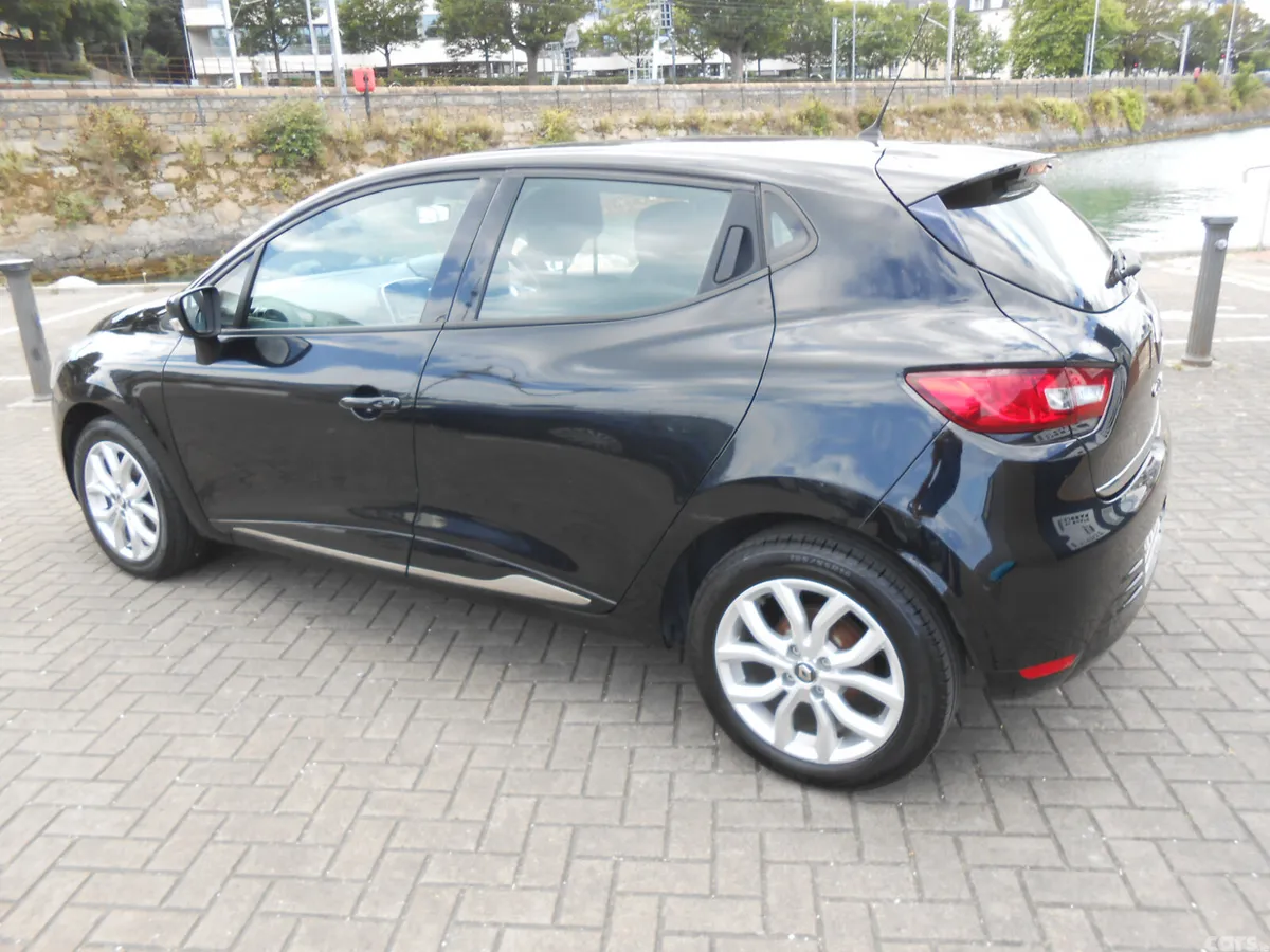 Renault Clio Hatchback, Petrol, 2019, Black