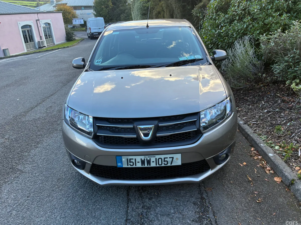 Dacia Sandero Hatchback, Petrol, 2015, Gold