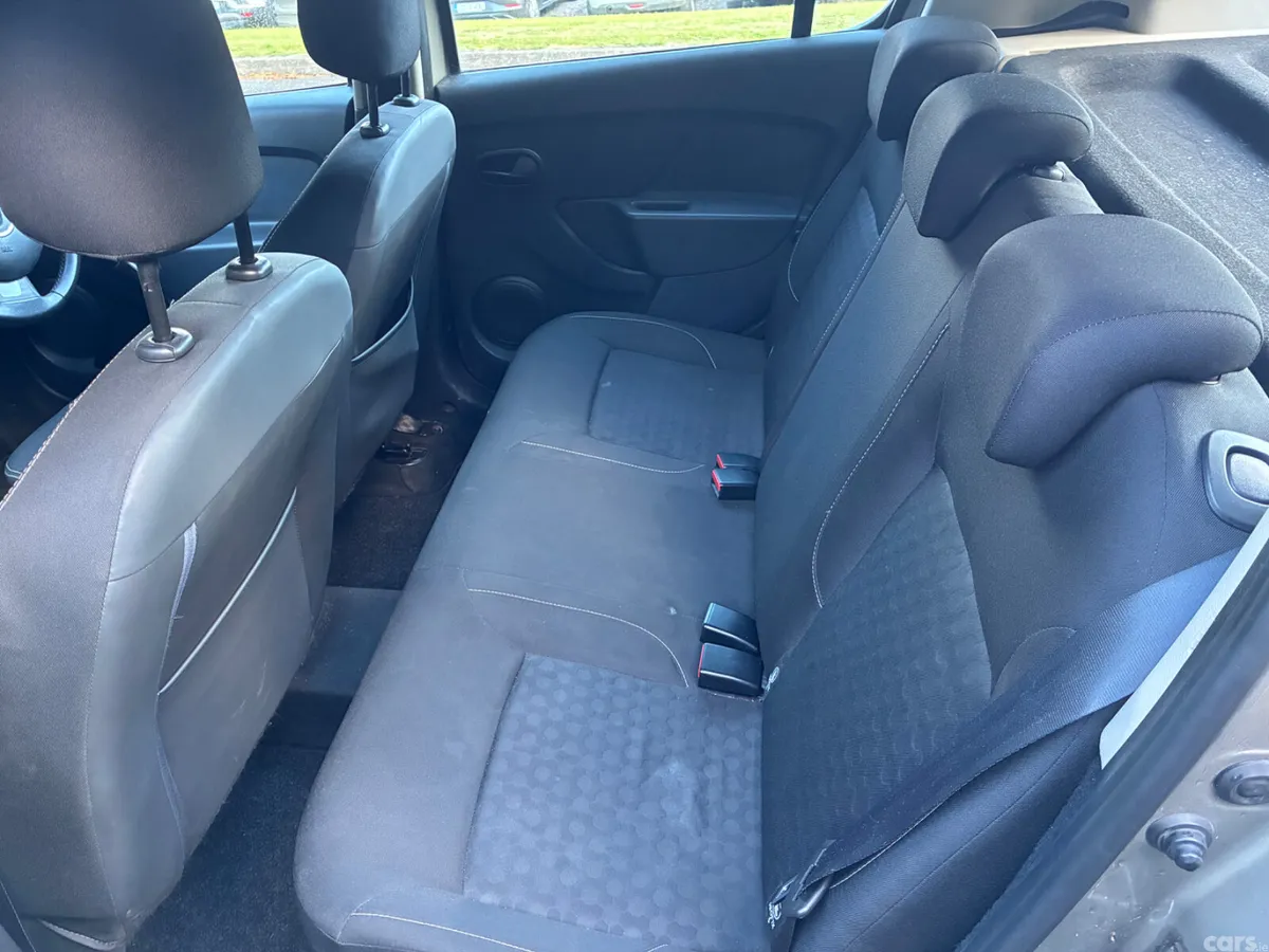 Dacia Sandero Hatchback, Petrol, 2015, Gold