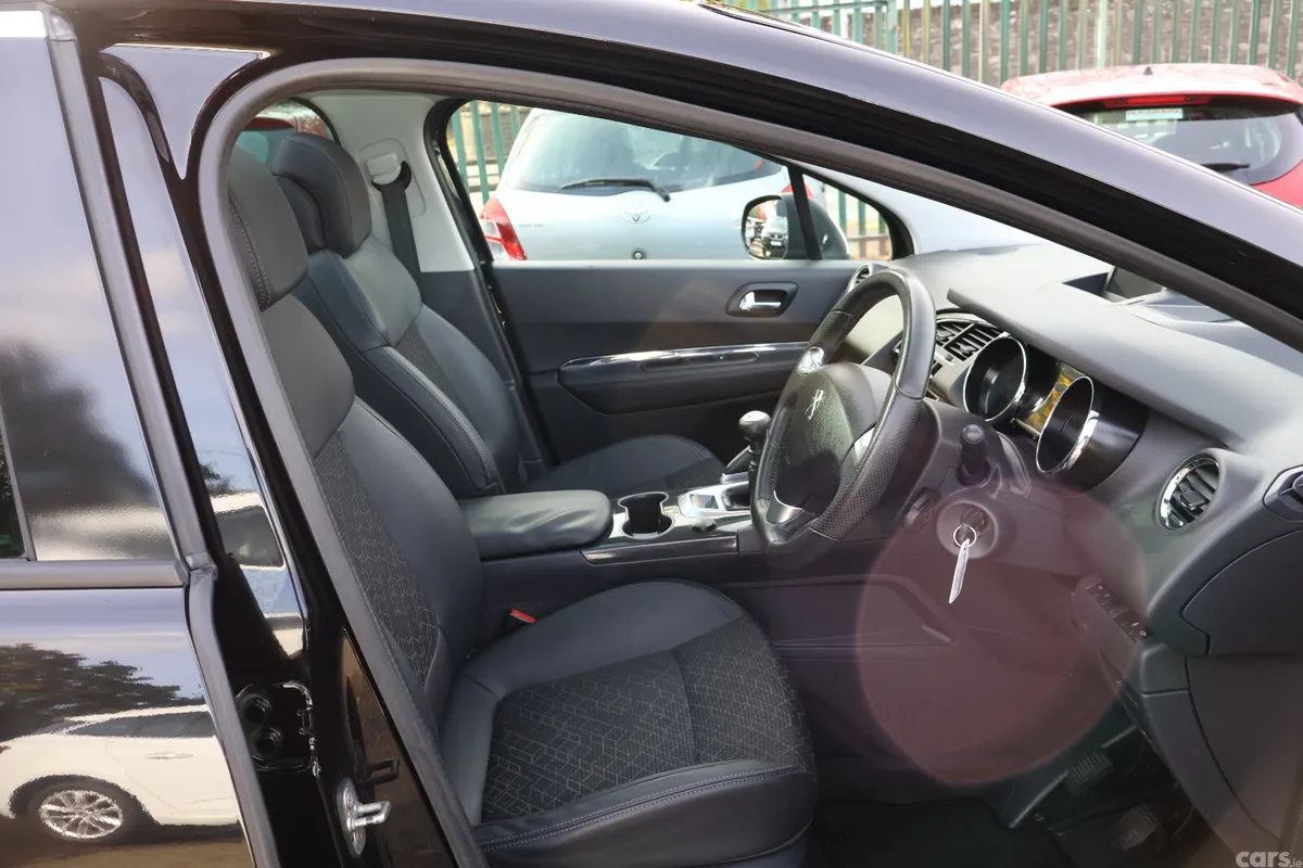 Peugeot 3008 SUV, Diesel, 2016, Black