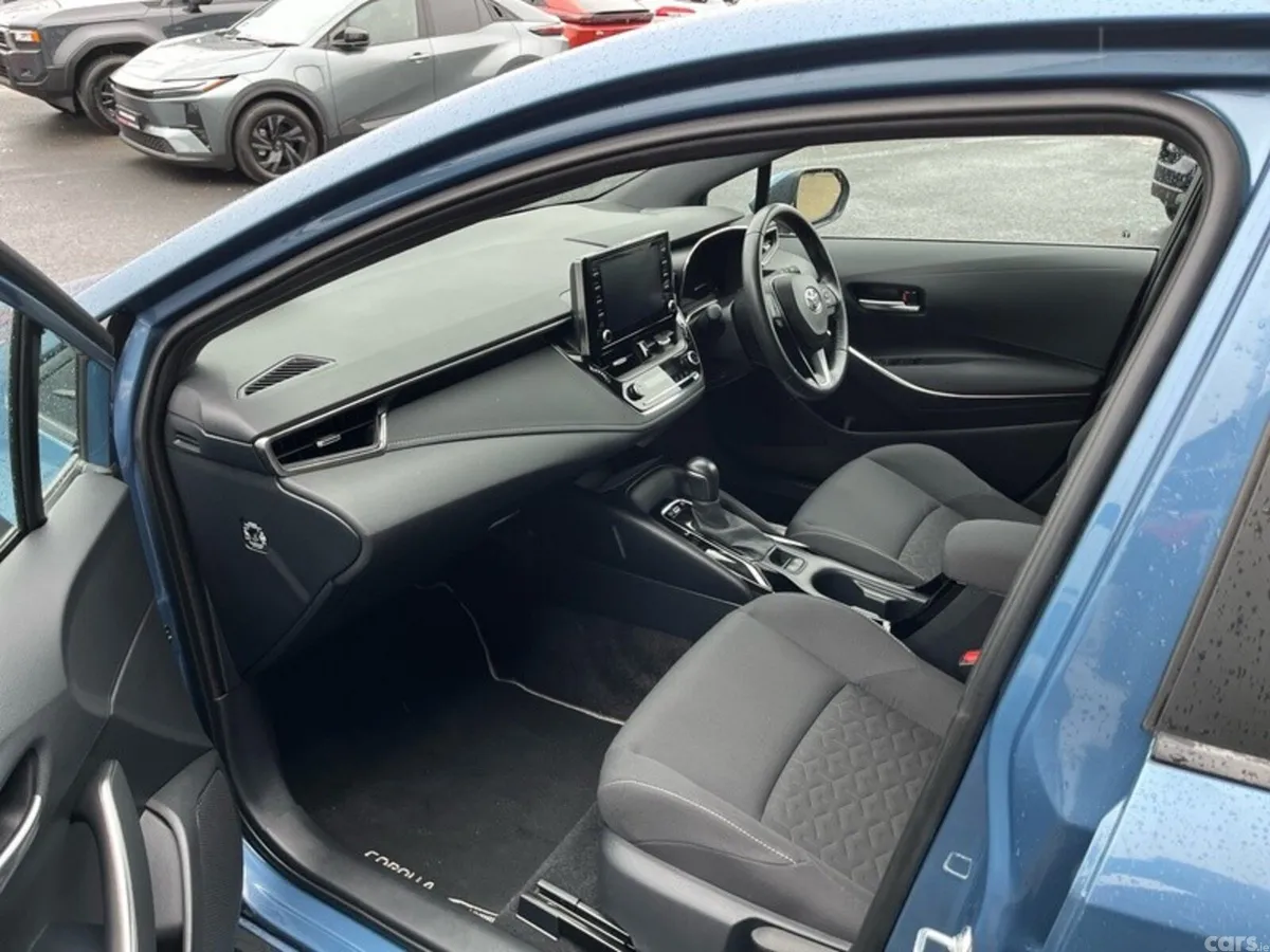 Toyota Corolla Hatchback, Petrol Hybrid, 2021, Blue