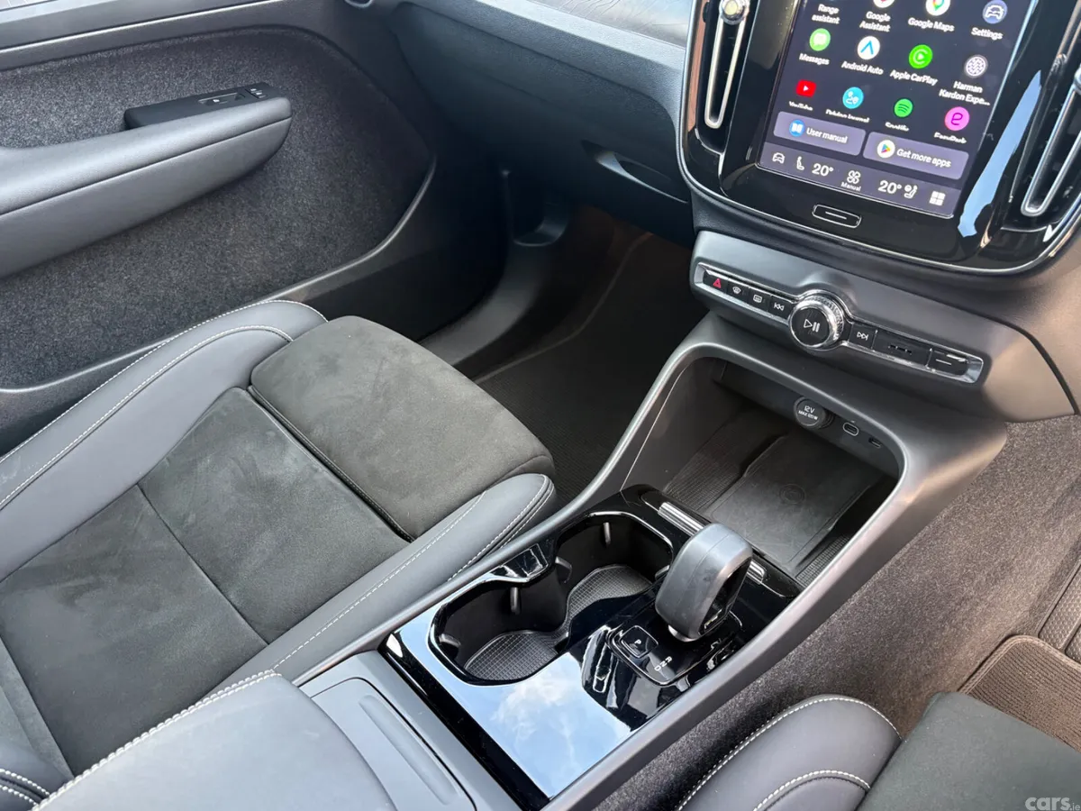 Volvo XC40 SUV, Electric, 2023, White