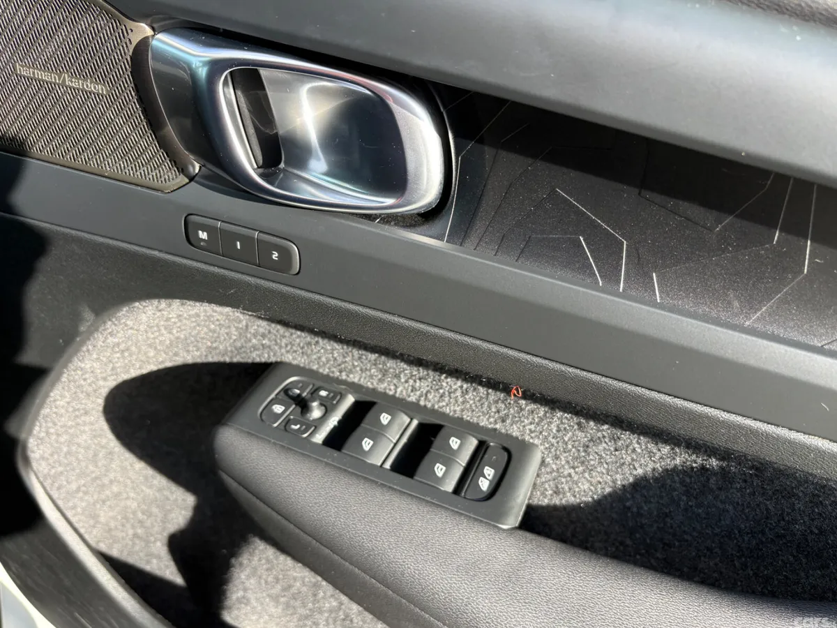 Volvo XC40 SUV, Electric, 2023, White