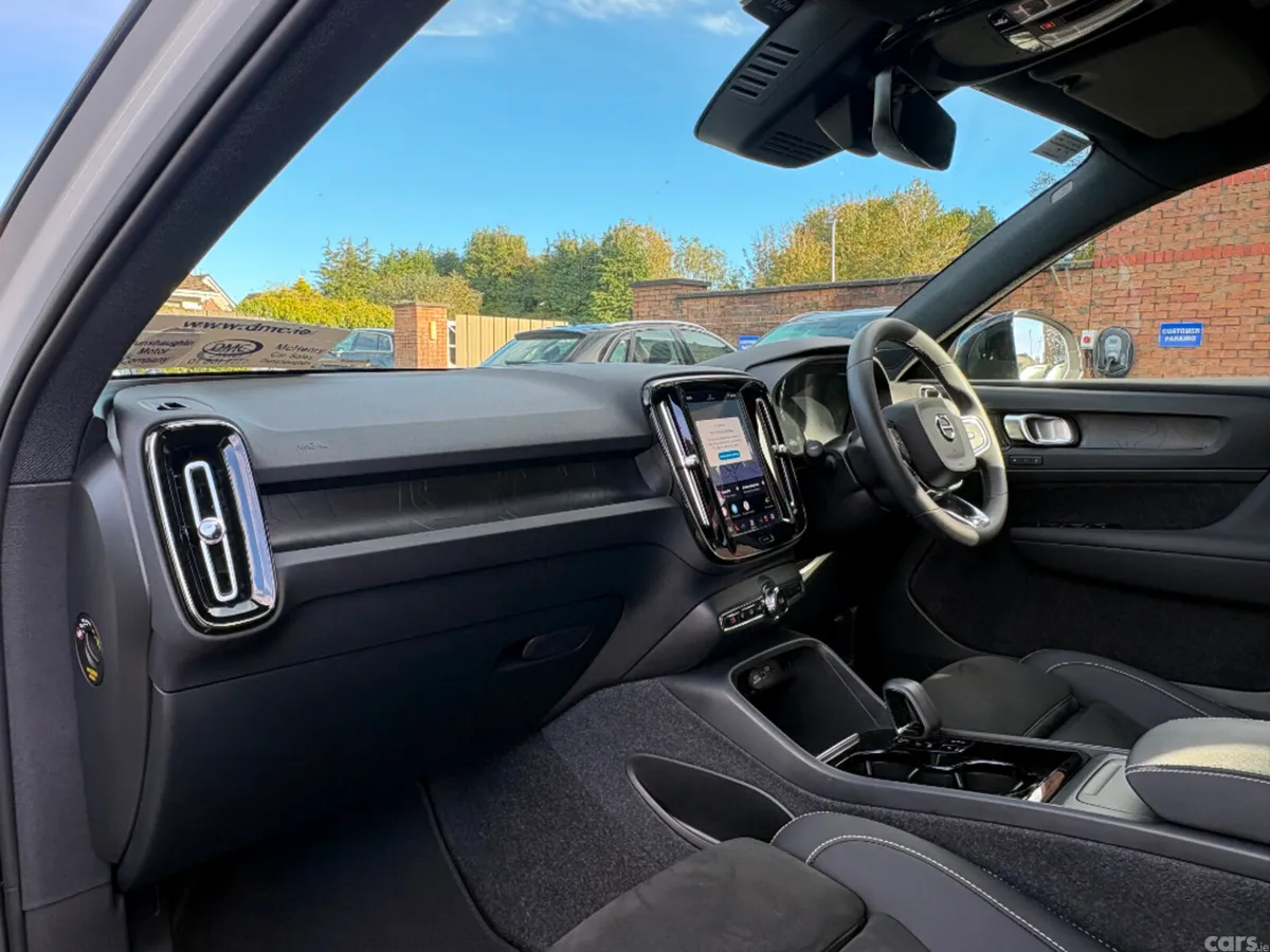 Volvo XC40 SUV, Electric, 2023, White