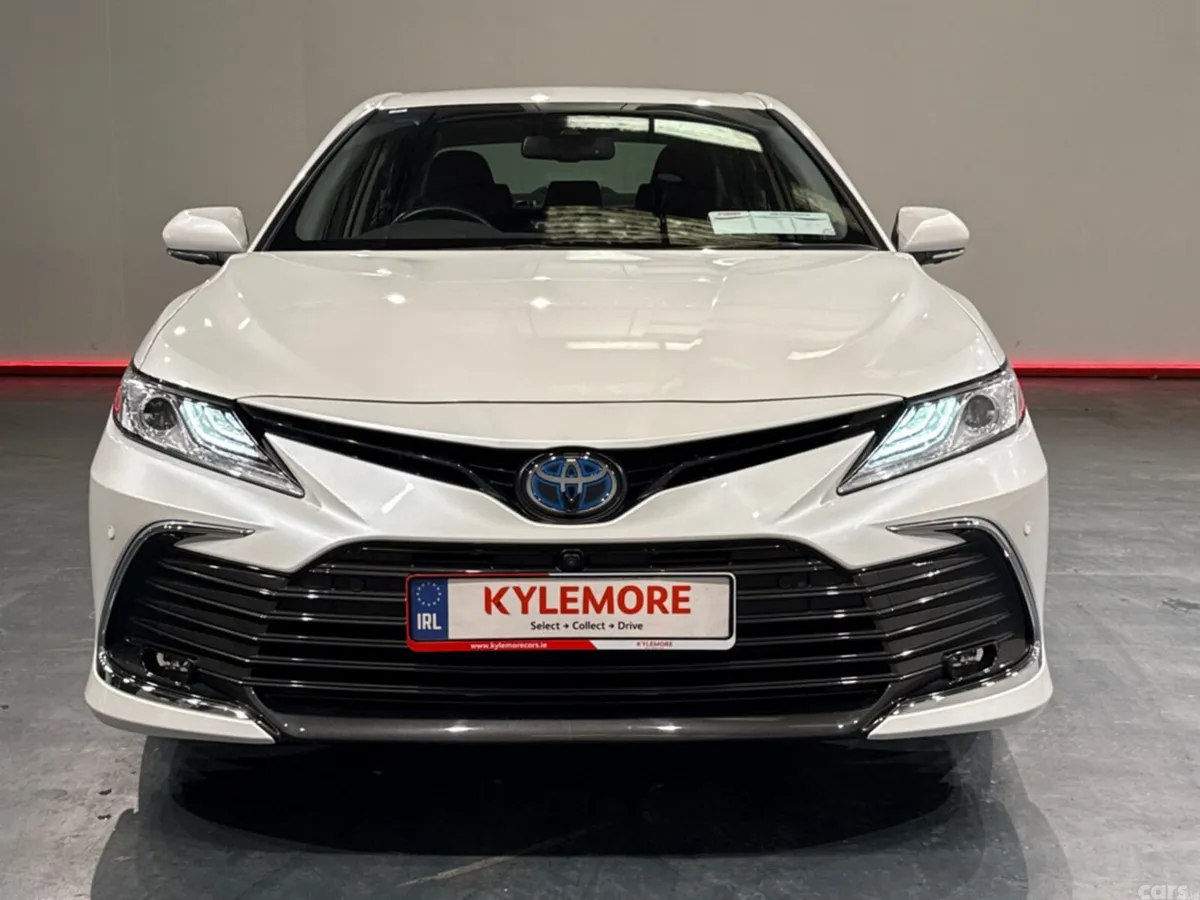 Toyota Camry Saloon, Petrol Hybrid, 2023, White