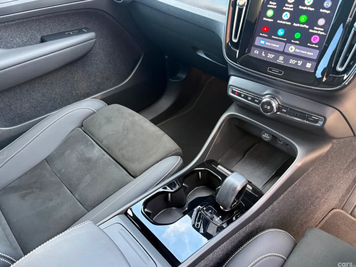Volvo XC40 SUV, Electric, 2023, White