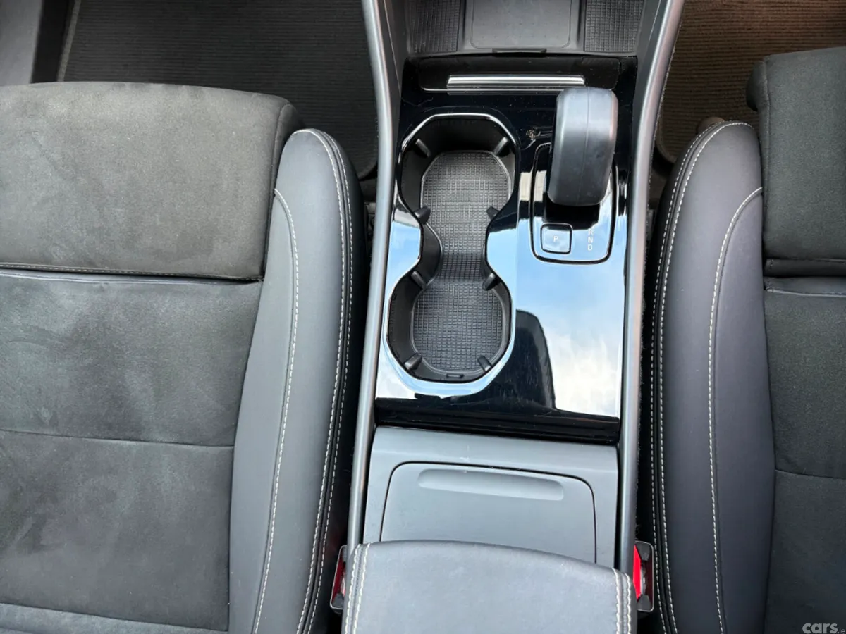 Volvo XC40 SUV, Electric, 2023, White