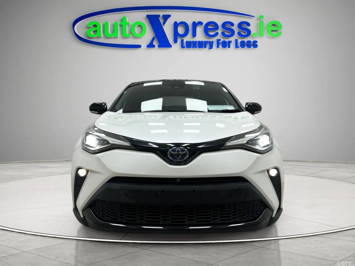 Toyota C-HR SUV, Petrol Hybrid, 2021, White