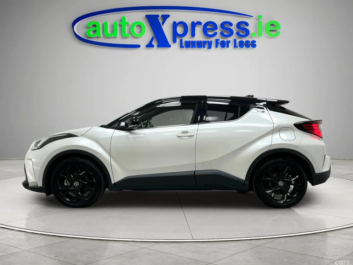 Toyota C-HR SUV, Petrol Hybrid, 2021, White