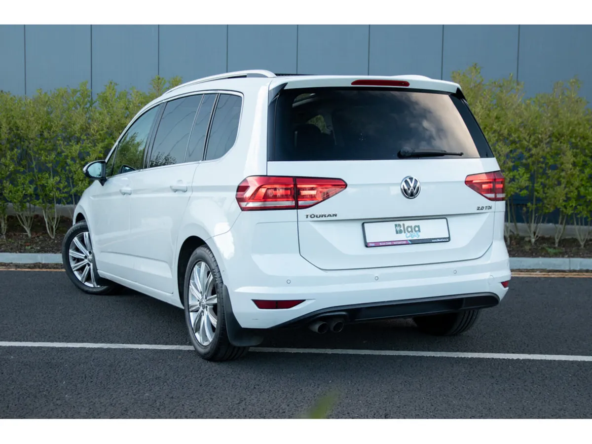Volkswagen Touran MPV, Diesel, 2016, White