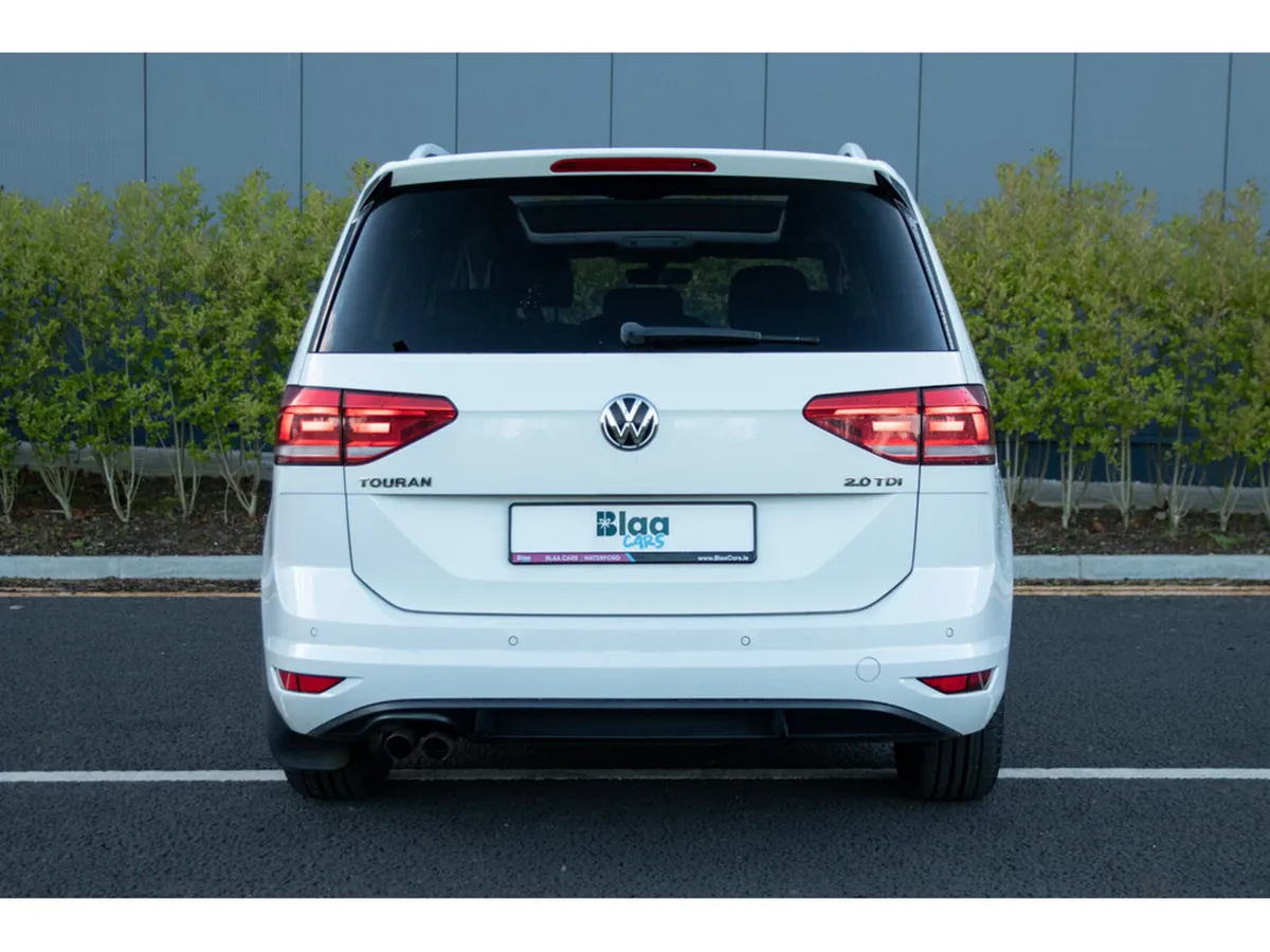 Volkswagen Touran MPV, Diesel, 2016, White