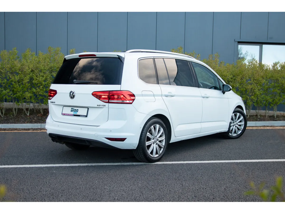 Volkswagen Touran MPV, Diesel, 2016, White